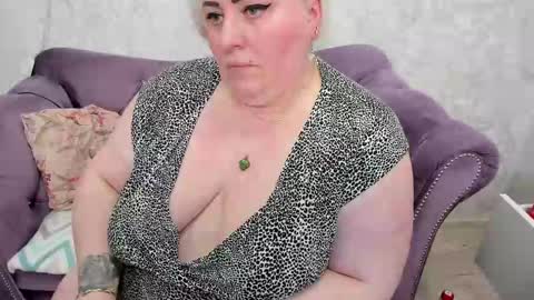 Snapshot of fashiona chatting on 02-06-25, 12:22 fashiona online show from 02-06-25, 12:22