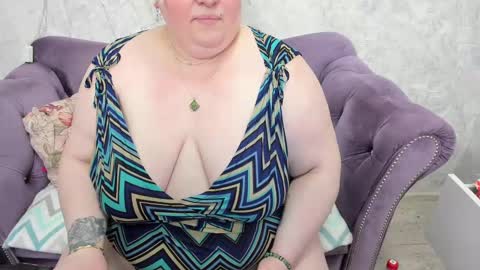 Snapshot of fashiona chatting on 02-20-25, 12:19 fashiona online show from 02-20-25, 12:19