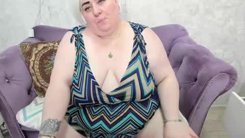 Snapshot of fashiona chatting on 03-01-25, 12:01 fashiona online show from 03-01-25, 12:01