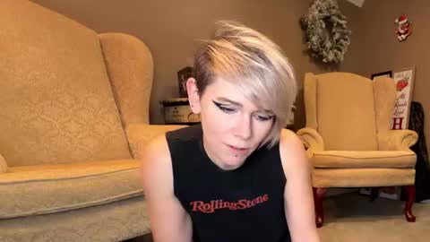 Snapshot of fatalgoth chatting on 07-03-26, 07:26 Lily Waifu online show from 07-03-26, 07:26