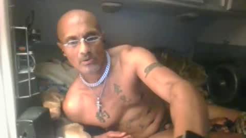 Snapshot of fatheragain8055 chatting on 12-19-25, 07:04 himthewholetime online show from 12-19-25, 07:04