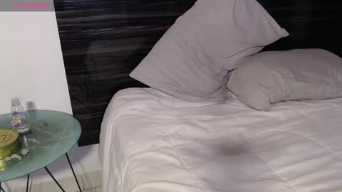 Snapshot of faustosaenz chatting on 02-15-25, 02:37 FAUSTO online show from 02-15-25, 02:37