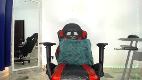 Favel Gomez online show from 12-02-24, 01:25