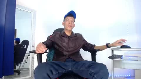 Favel Gomez online show from 12-20-24, 01:33