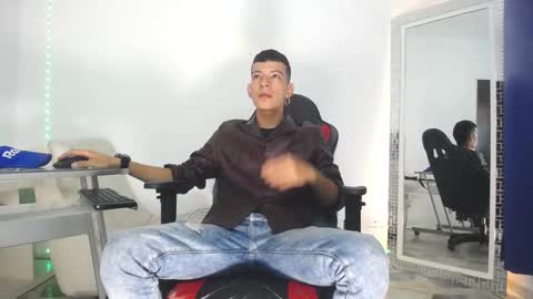 Favel Gomez online show from 12-26-24, 12:38