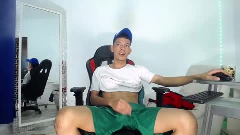 Favel Gomez online show from 12-27-24, 01:50