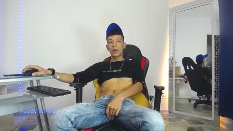 Favel Gomez online show from 01-16-25, 04:28