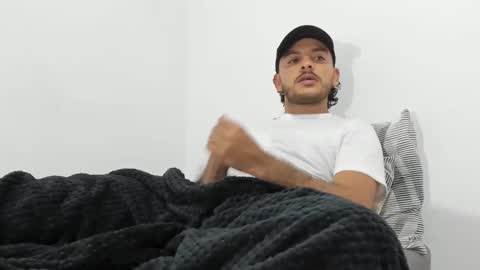 favid95 online show from 12-15-24, 04:40