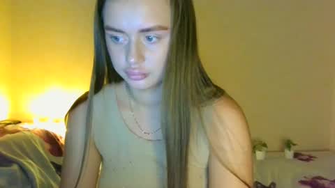 Snapshot of favorite_lovely_geneva chatting on 12-25-24, 03:38 Jasminefeelings online show from 12-25-24, 03:38