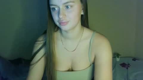 Snapshot of favorite_lovely_geneva chatting on 01-21-25, 04:27 Jasminefeelings online show from 01-21-25, 04:27