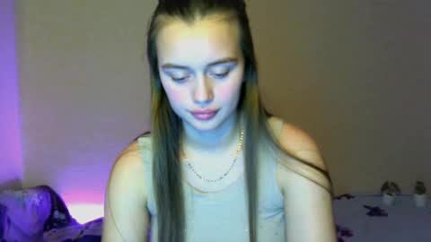 Snapshot of favorite_lovely_geneva chatting on 02-24-25, 01:53 Jasminefeelings online show from 02-24-25, 01:53