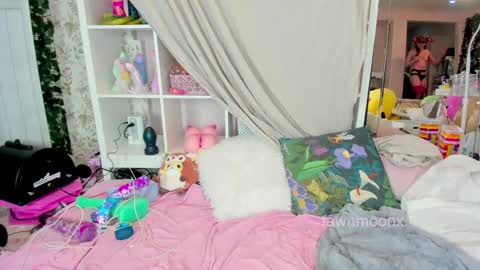 Snapshot of fawnmoonx chatting on 12-24-24, 09:33 fawnmoonx online show from 12-24-24, 09:33