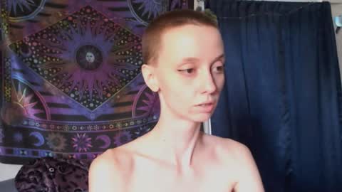 Mossfairy online show from 10-12-25, 07:02