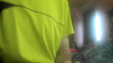 Snapshot of feardubh chatting on 12-27-24, 10:01 feardubh online show from 12-27-24, 10:01