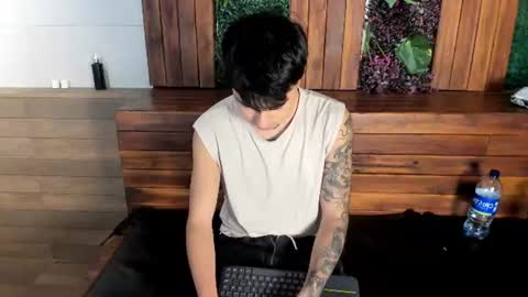 Snapshot of fedeviale chatting on 06-30-26, 04:13 Fede online show from 06-30-26, 04:13