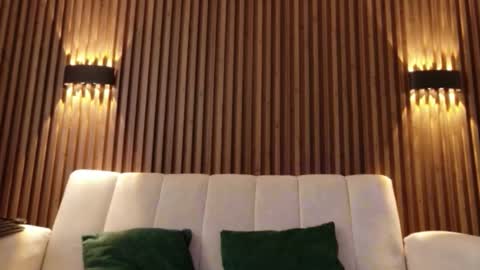 Feelena online show from 11-20-25, 05:23