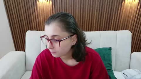 Feelena online show from 06-17-26, 02:18
