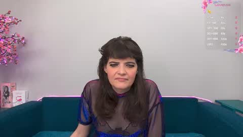 Snapshot of feelsgoodwoman chatting on 08-02-26, 12:09 Laura online show from 08-02-26, 12:09
