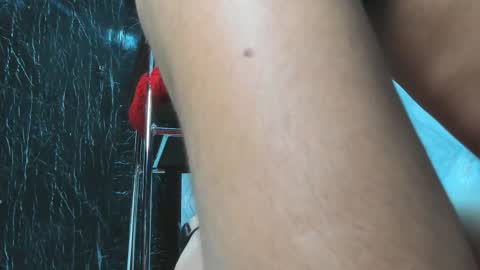 Snapshot of feetbynic chatting on 10-18-25, 02:51 feetbynic online show from 10-18-25, 02:51