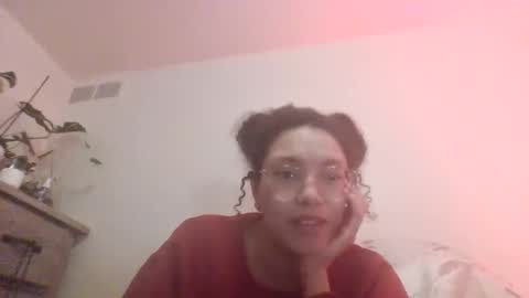 Snapshot of feetnymph chatting on 01-23-25, 05:13 Soley online show from 01-23-25, 05:13