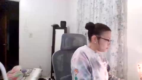 Snapshot of feetnymph chatting on 11-21-25, 03:05 Soley online show from 11-21-25, 03:05