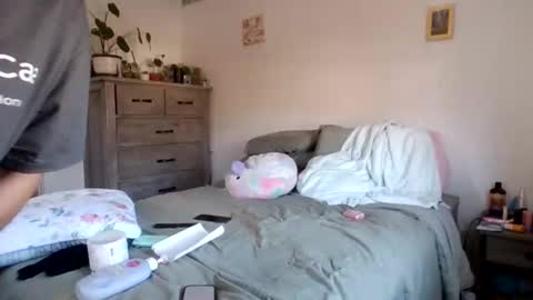 Soley online show from 03-08-26, 09:29