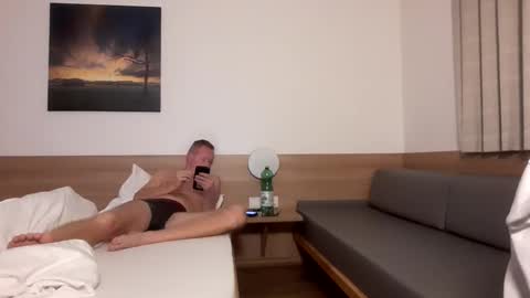 Max online show from 11-10-25, 07:24