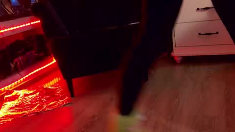 FeetVibe online show from 11-11-25, 12:05