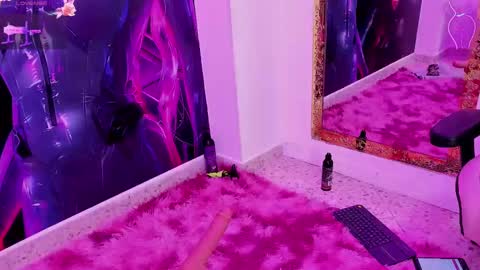 Snapshot of felinagrrr chatting on 02-12-25, 09:11 felina online show from 02-12-25, 09:11