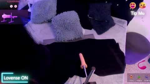 Snapshot of felinagrrr chatting on 12-05-25, 06:37 felina online show from 12-05-25, 06:37