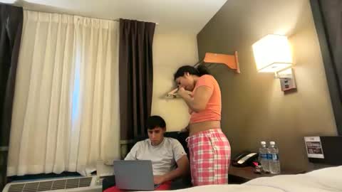 FelinaSol online show from 12-17-25, 09:54