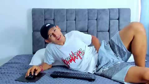 Snapshot of felipehot_gonzales chatting on 10-16-25, 12:50 felipehot_gonzales online show from 10-16-25, 12:50
