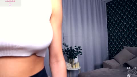 Hello im Nova online show from 11-10-25, 04:22