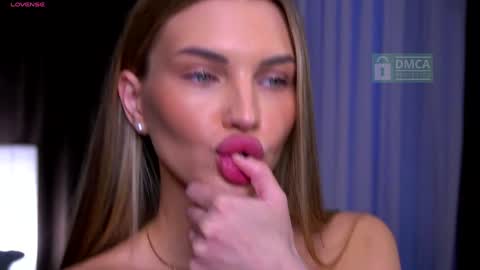 Snapshot of felissiany chatting on 02-16-26, 04:52 Hello im Nova online show from 02-16-26, 04:52