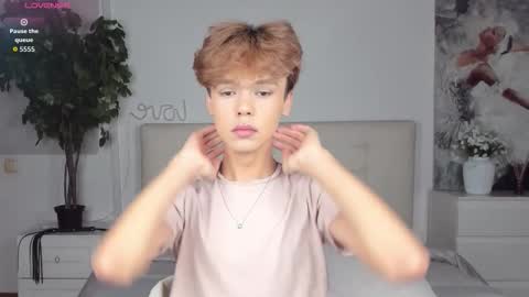 Felix online show from 09-27-25, 05:51