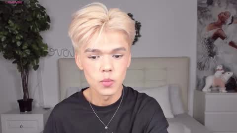 Snapshot of felix_rey chatting on 12-16-25, 06:46 Felix online show from 12-16-25, 06:46