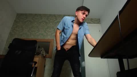 Snapshot of felixstark chatting on 10-17-25, 04:26 FelixStark online show from 10-17-25, 04:26