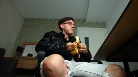 Snapshot of felixstark chatting on 10-25-25, 04:20 FelixStark online show from 10-25-25, 04:20