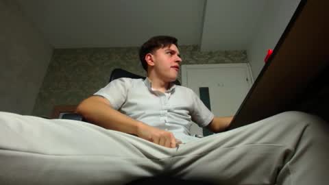 Snapshot of felixstark chatting on 10-26-25, 05:13 FelixStark online show from 10-26-25, 05:13