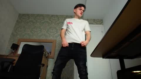 Snapshot of felixstark chatting on 10-31-25, 05:52 FelixStark online show from 10-31-25, 05:52