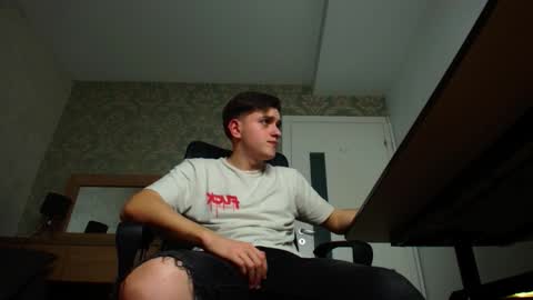 Snapshot of felixstark chatting on 10-31-25, 05:58 FelixStark online show from 10-31-25, 05:58