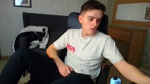 Snapshot of felixstark chatting on 11-30-25, 05:33 FelixStark online show from 11-30-25, 05:33