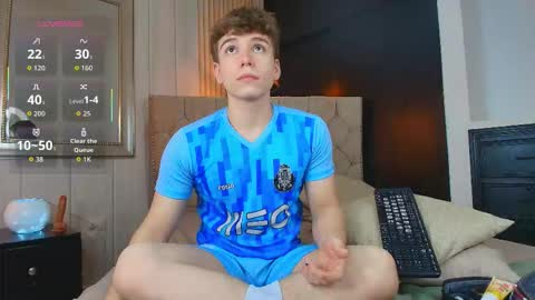 Snapshot of femboy_max chatting on 09-13-25, 12:38 Femboy Max online show from 09-13-25, 12:38