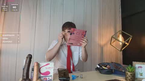 Snapshot of femboy_max chatting on 10-06-25, 12:46 Femboy Max online show from 10-06-25, 12:46
