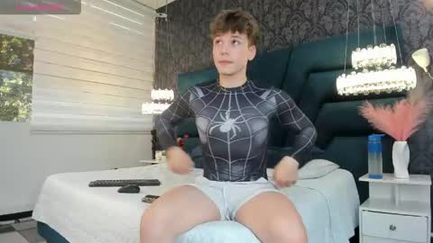 Femboy Max online show from 05-26-26, 12:01