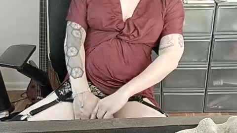 Snapshot of femme_mystique chatting on 11-11-25, 06:41 femme_mystique online show from 11-11-25, 06:41