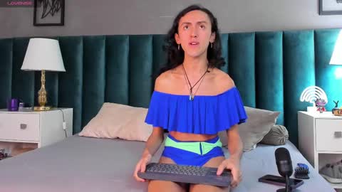 Snapshot of fenix_karoll chatting on 02-14-25, 02:33 Karol online show from 02-14-25, 02:33