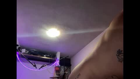 Snapshot of fer92400 chatting on 04-15-26, 08:32 fer92400 online show from 04-15-26, 08:32