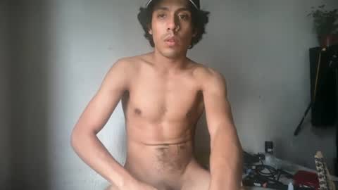 Snapshot of fer92400 chatting on 06-18-26, 02:10 fer92400 online show from 06-18-26, 02:10
