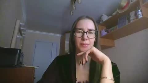 Snapshot of feraliss chatting on 12-15-25, 09:24 feraliss online show from 12-15-25, 09:24